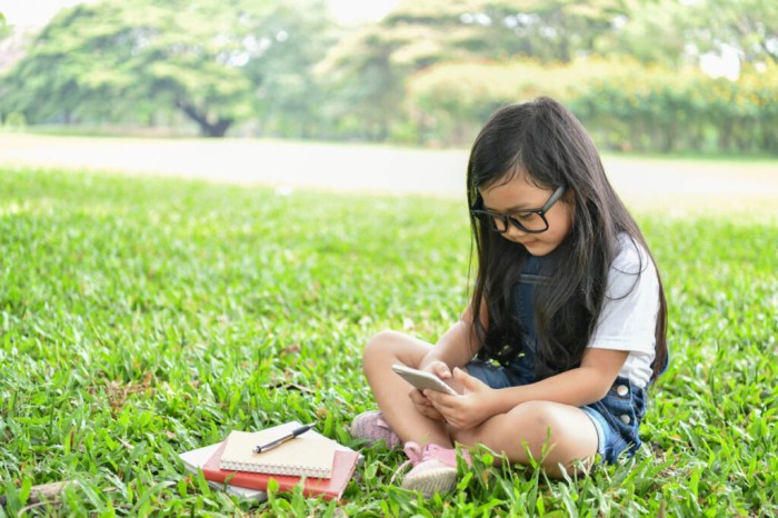 Batas waktu anak main hp