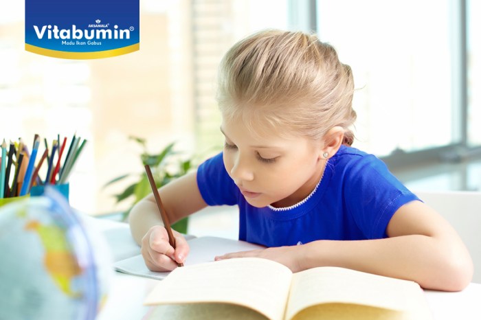 √12 Cara Melatih Anak Fokus Belajar yang Mudah Dilakukan - Cerita Mamah
