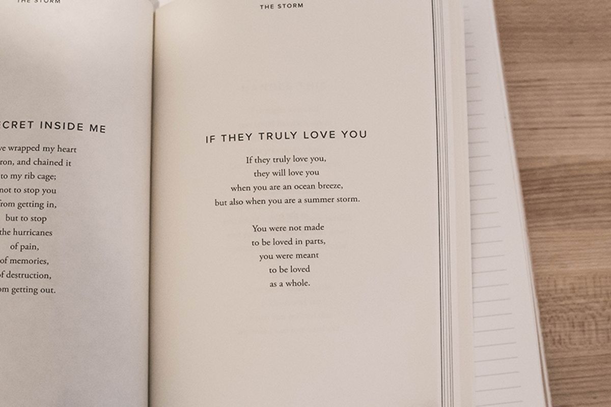 17 Contoh Puisi Pendek Berbagai Tema