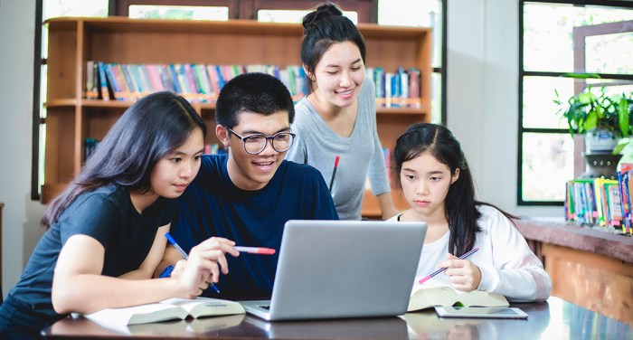 Belajar menulis anak paud