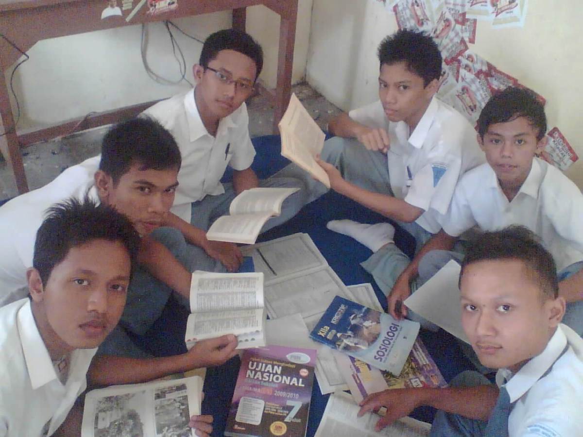 Peralatan anak sekolah jaman sekarang