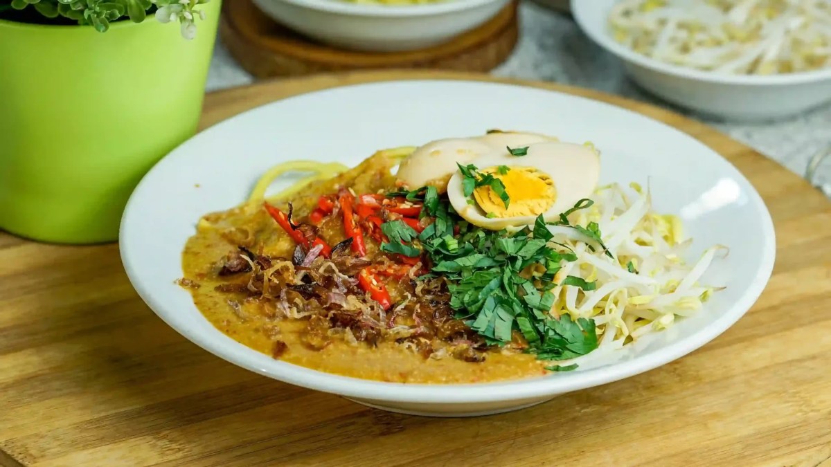 Makanan anak ayam bangkok