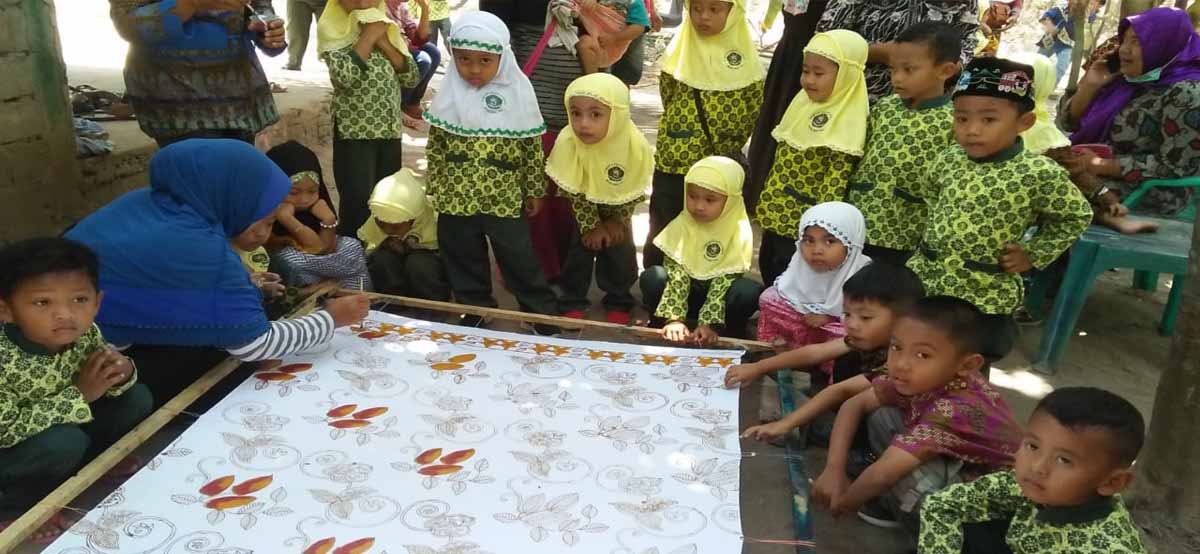 Detail Membatik Gambar Baju Untuk Anak Tk Koleksi Nomer 20