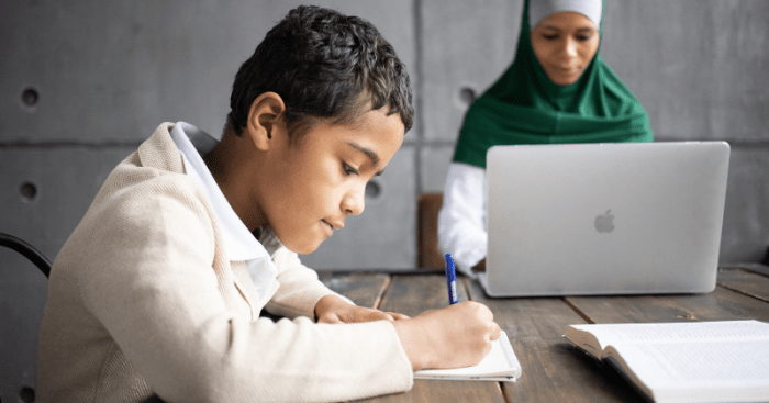 Carilah Ilmu Secara Bertahap - Sinergi Foundation
