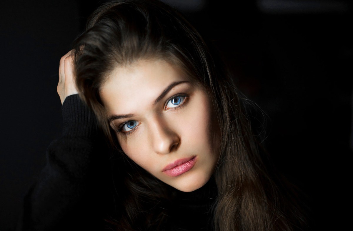 How to become a model? Everything you need to know - NFI