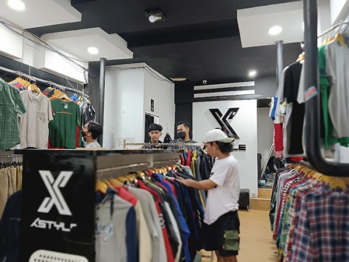 10 Rekomendasi Toko Baju Terbaik di Jakarta Timur (2023)