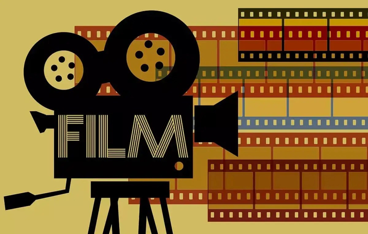File:35mm movie negative.jpg - Wikimedia Commons