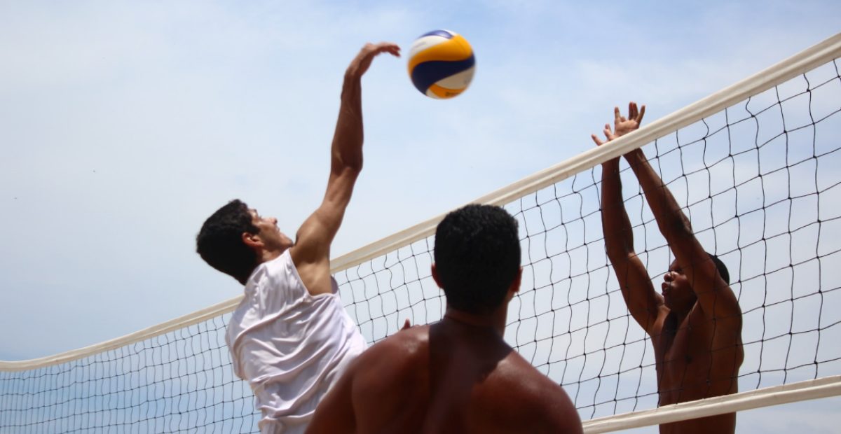 Sebutkan macam macam gerak dasar permainan bola voli