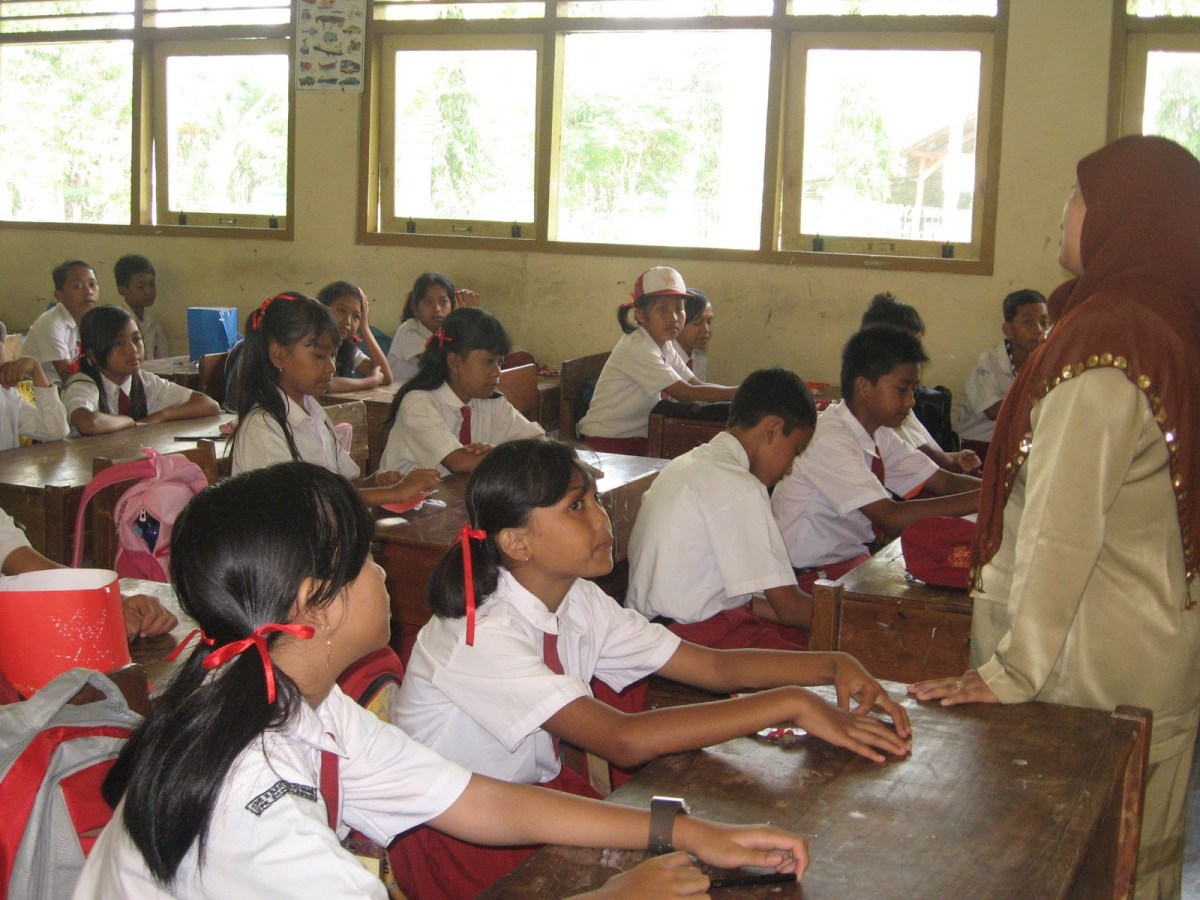 CATATAN KANG GURU : ANTARA GURU OTORITER DAN GURU DEMOKRATIS