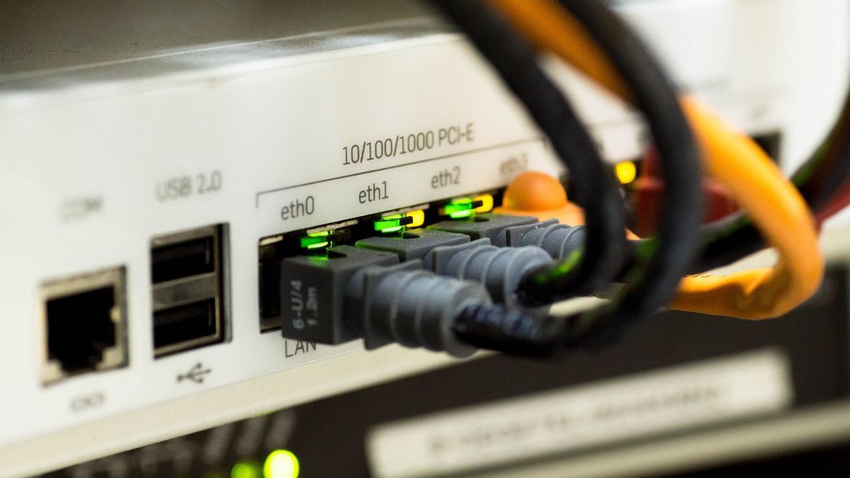 Sebutkan 4 jaringan komputer dan jelaskan