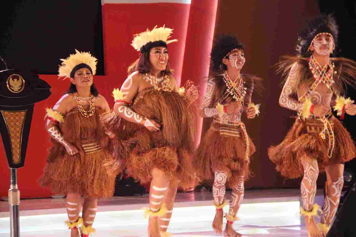 5 Gerakan Tari Yospan yang Unik, Energik, dan Penuh Keakraban ...